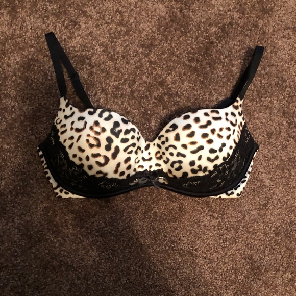 Victoria's Secret Other - ❤️NWOT Victoria’s Secret Balconette Bra - 34D